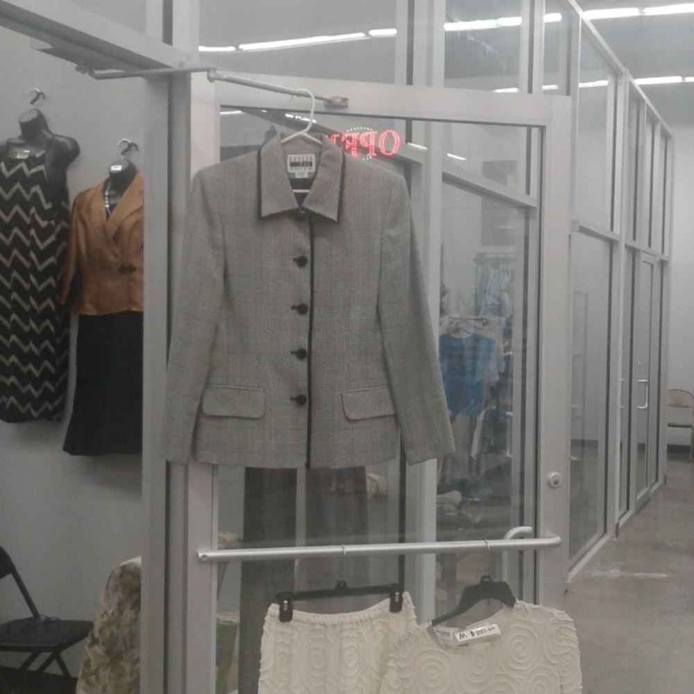 Jacket - Picture 4 of 4
